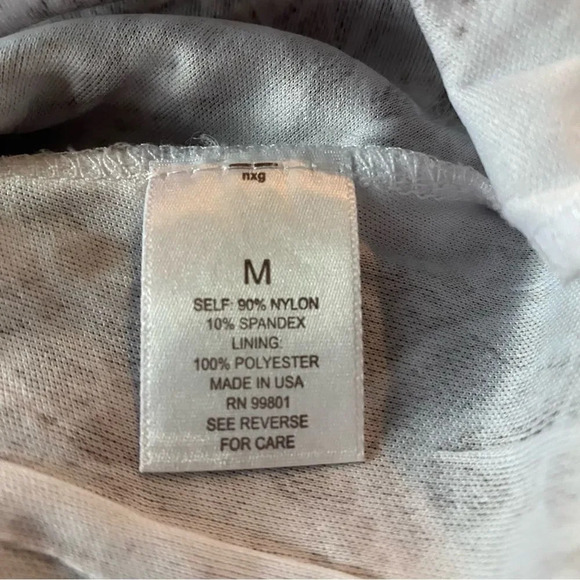 ROZ & Ali M Medium Top Shirt Gray Paisley V Neck Short Sleeve Lace Over P21 - Picture 8 of 8